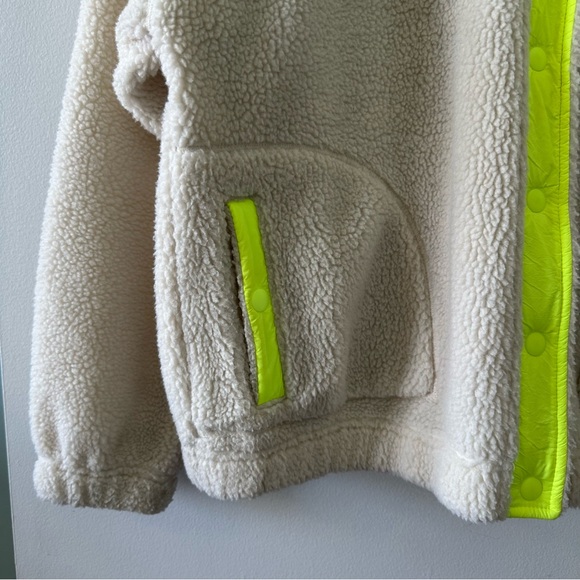 Old Navy white Sherpa jacket highlighter yellow neon accents - Picture 5 of 5